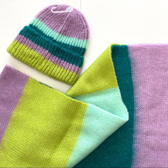 Gap Knit Scarf and Hat Set- NWT - Picture 2 of 15